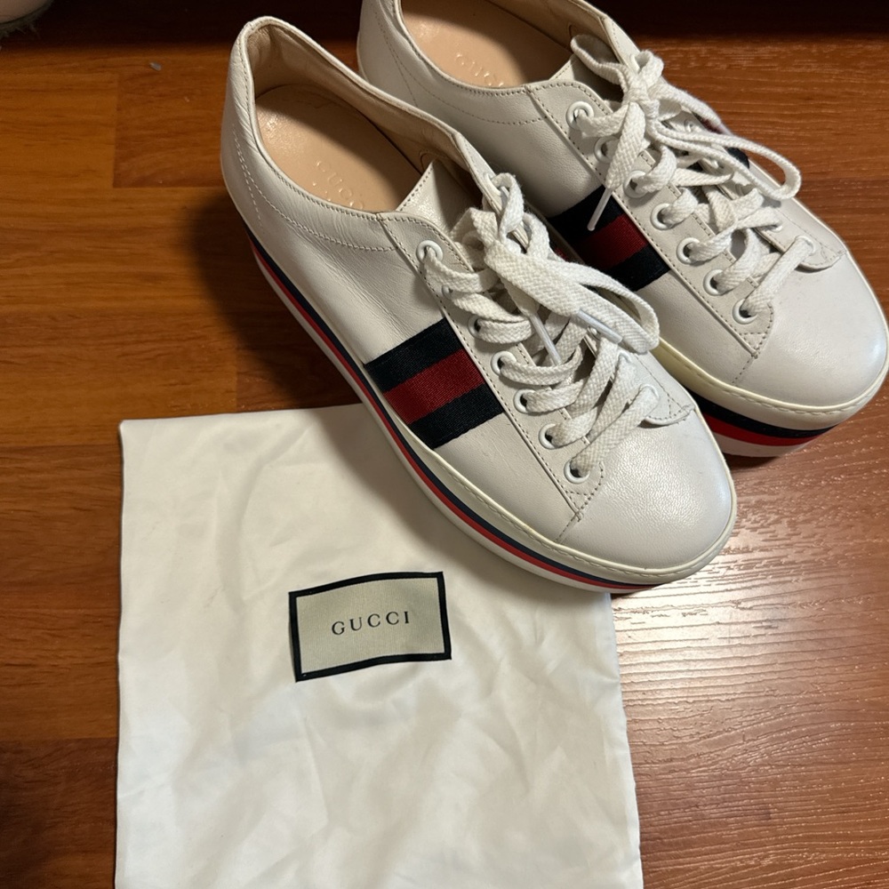Gucci Peggy white leather platform shoes!